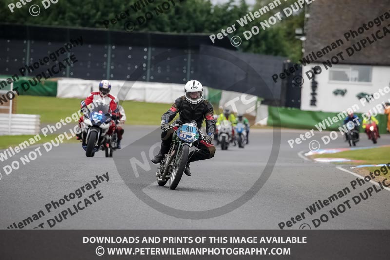 Vintage motorcycle club;eventdigitalimages;mallory park;mallory park trackday photographs;no limits trackdays;peter wileman photography;trackday digital images;trackday photos;vmcc festival 1000 bikes photographs